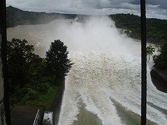 nam ngum dam on high alert-082008-laos.jpg